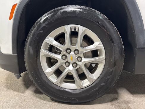 Used 2023 Chevrolet Traverse LS AWD/4WD image 36