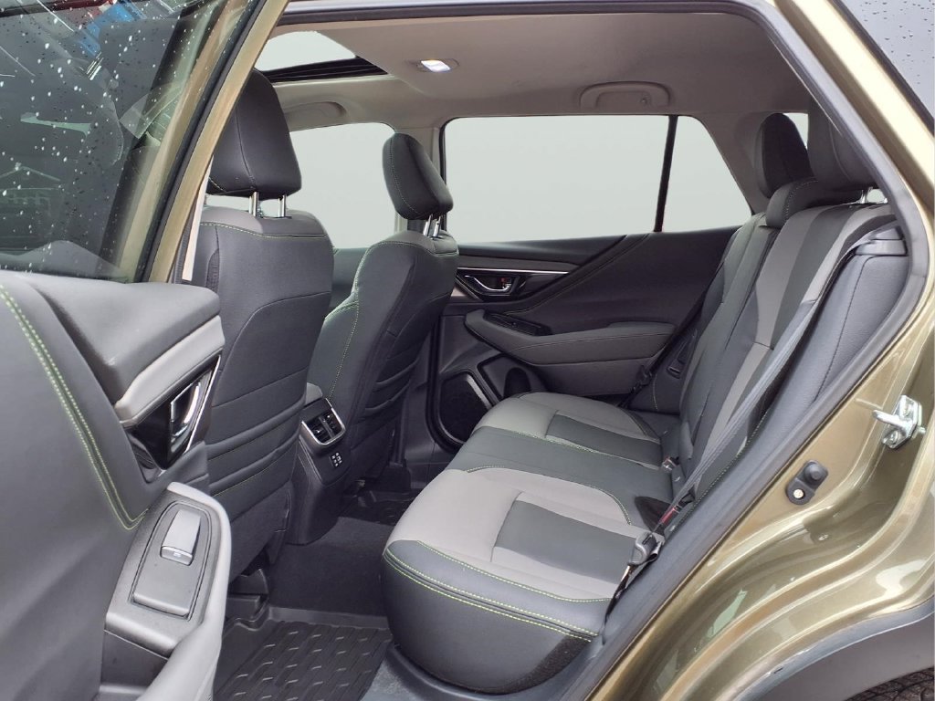 Used 2025 Subaru Outback Onyx Edition AWD/4WD image 11