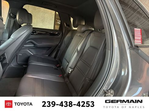 Used 2019 Porsche Cayenne S AWD/4WD image 12