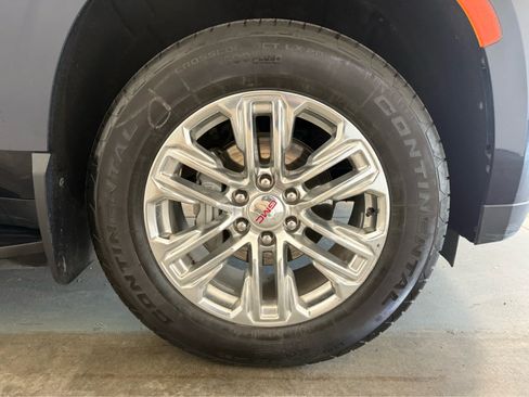 Used 2023 GMC Yukon XL SLT AWD/4WD image 11