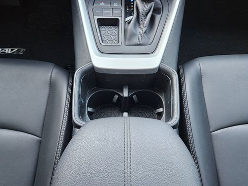 Used 2024 Toyota RAV4 XLE Premium image 12