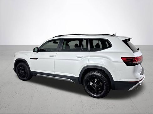 New 2026 Volkswagen Atlas Peak Edition image 8
