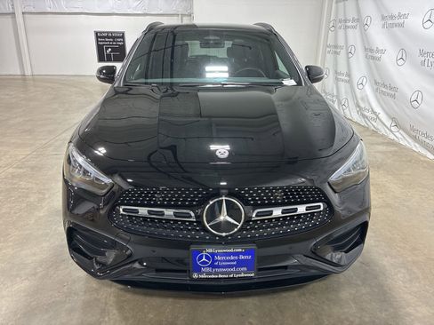 Used 2025 Mercedes-Benz GLA 250 4MATIC image 2