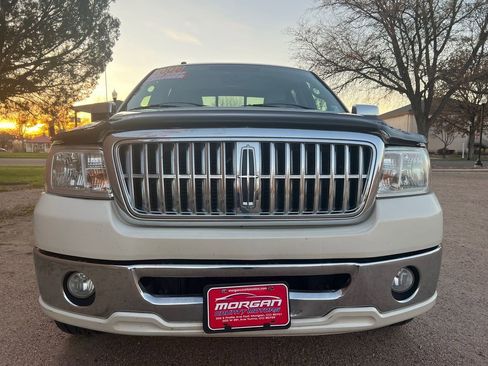Used 2008 Lincoln Mark LT 4x4 image 2