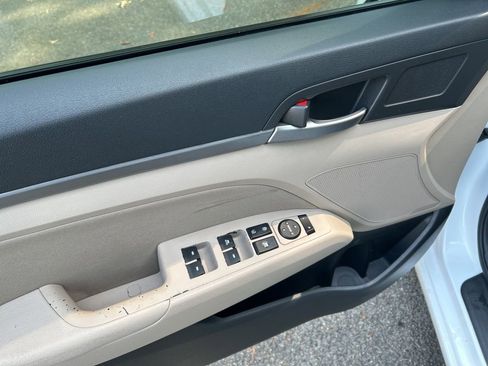 Used 2018 Hyundai Elantra Value Edition FWD image 14