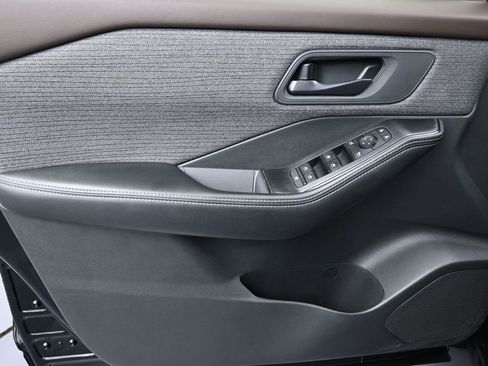 Used 2021 Nissan Rogue S image 11