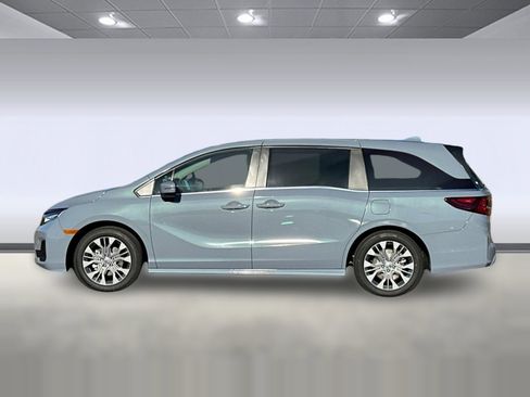 New 2026 Honda Odyssey Touring image 2