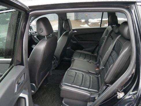 Used 2020 Volkswagen Tiguan SEL Premium R-Line image 11