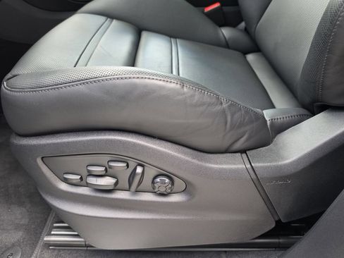 Certified 2026 Porsche Cayenne E-Hybrid AWD/4WD image 12