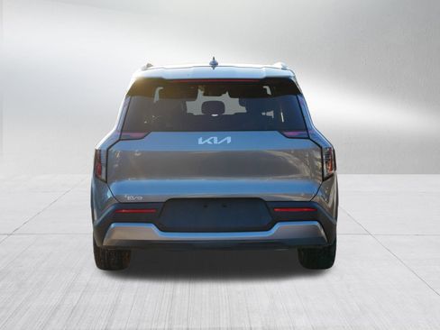 Certified 2024 Kia EV9 Wind image 6