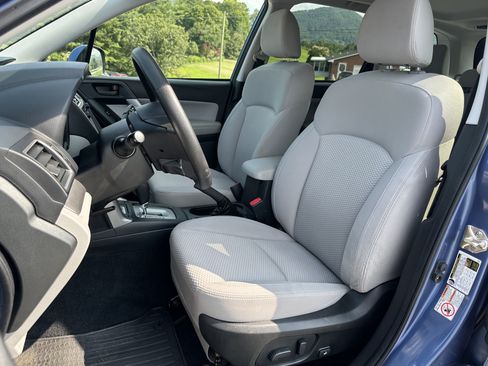 Used 2017 Subaru Forester 2.5i Premium AWD/4WD image 9