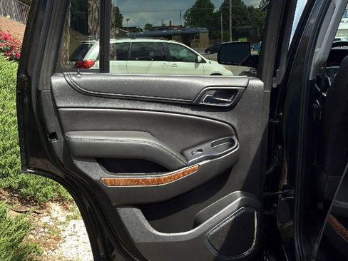 Used 2018 Chevrolet Tahoe Premier AWD/4WD image 40