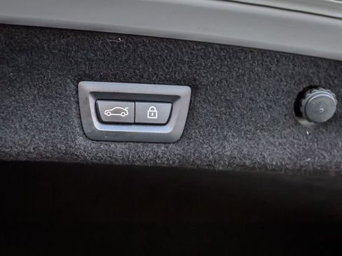 Used 2020 BMW 740i w/ M Sport Package image 12