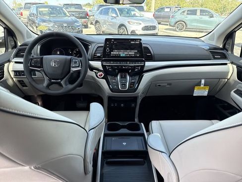 New 2026 Honda Odyssey Touring image 16