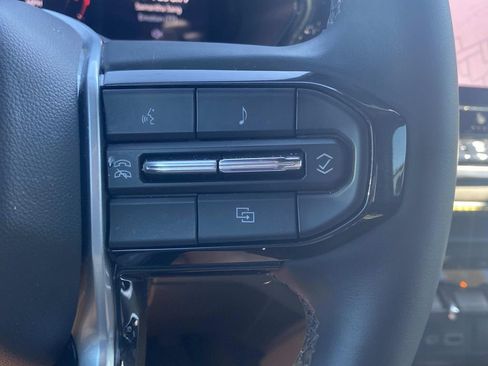 Used 2024 Chevrolet Colorado ZR2 w/ Technology Package image 29