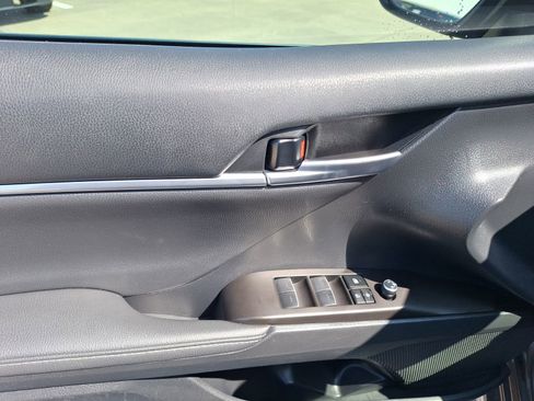 Used 2023 Toyota Camry XSE FWD image 16