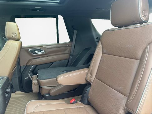 Used 2022 Chevrolet Tahoe High Country w/ LPO, Illumination Package AWD/4WD image 24