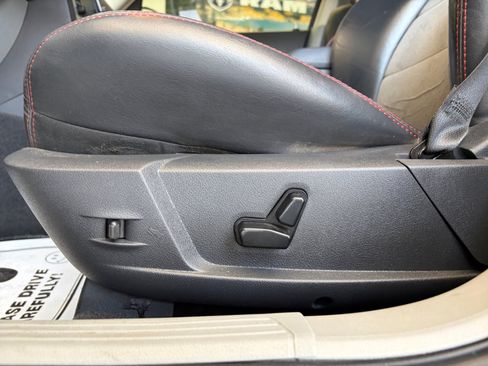 Used 2006 Dodge Magnum SRT8 w/ SRT Option Group III RWD image 13