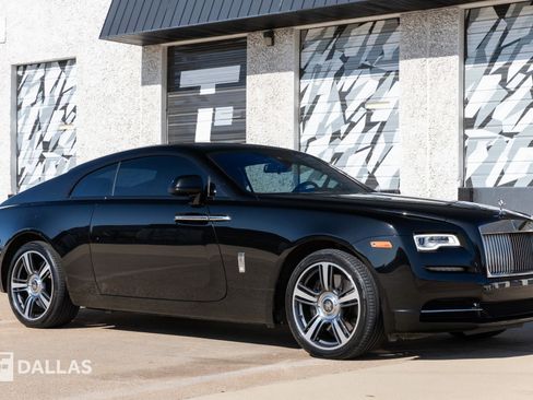 Used 2017 Rolls-Royce Wraith image 19