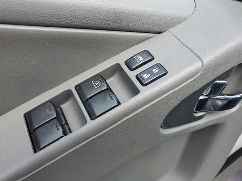 Used 2019 Nissan Frontier SL AWD/4WD image 19
