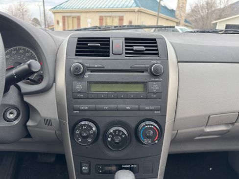 Used 2010 Toyota Corolla LE image 14