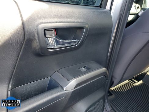 Used 2017 Toyota Tacoma 4x4 Double Cab image 14