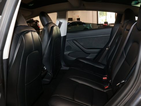 Used 2023 Tesla Model 3 Standard Range image 12