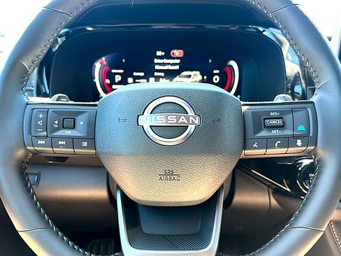 New 2026 Nissan Pathfinder SL FWD image 18