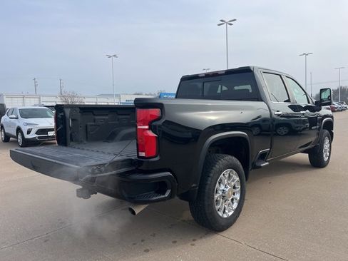 Used 2025 Chevrolet Silverado 2500 LT w/ Z71 Chrome Sport Edition image 6