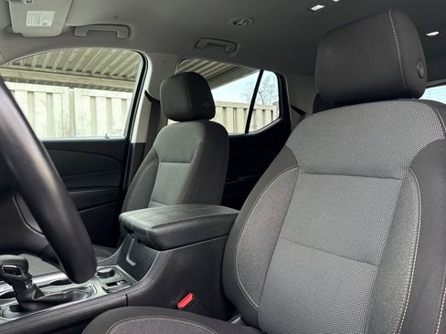 Used 2021 Chevrolet Traverse LT image 22