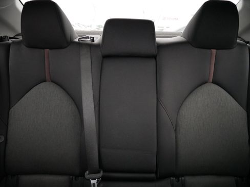 Used 2018 Toyota Camry LE w/ Convenience Package FWD image 13