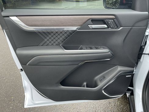 New 2026 GMC Acadia Denali w/ Super Cruise Package image 58