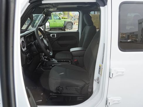 Used 2025 Jeep Wrangler Unlimited Sport AWD/4WD image 27