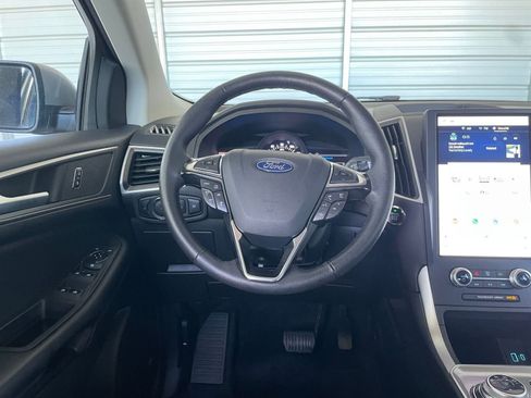 Used 2024 Ford Edge SEL image 34