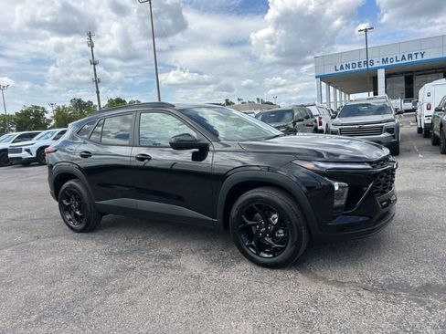 New 2026 Chevrolet Trax LT w/ Sunroof Package FWD image 1