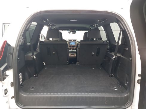 Used 2021 Lexus GX 460 Premium w/ Accessory Package AWD/4WD image 16