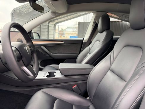 Used 2022 Tesla Model Y Performance image 17