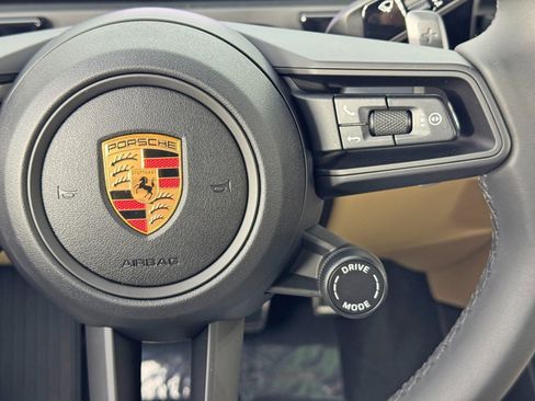 Used 2025 Porsche Cayenne S w/ Premium Package Plus image 22