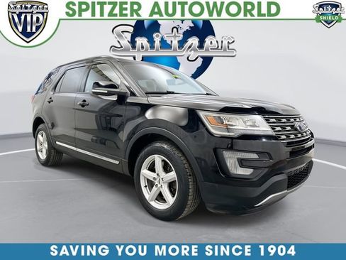 Used 2017 Ford Explorer XLT AWD/4WD image 1