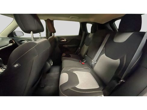 Used 2016 Jeep Cherokee Sport AWD/4WD image 14
