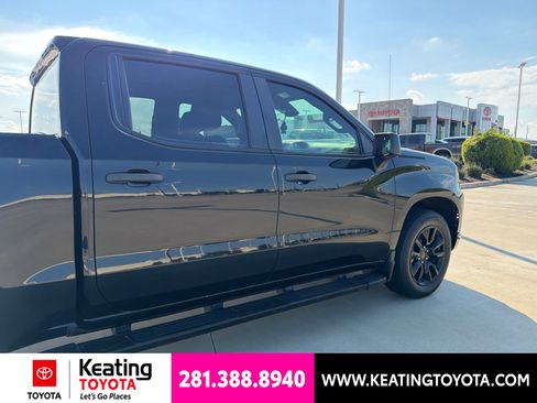 Used 2022 Chevrolet Silverado 1500 Custom RWD image 2