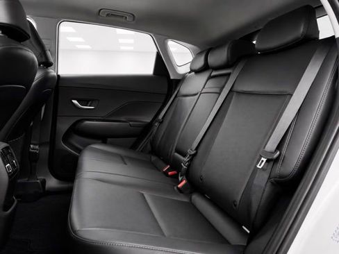 Used 2024 Hyundai Kona Limited FWD image 15