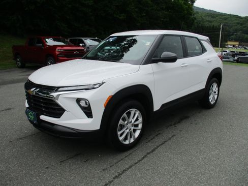Certified 2024 Chevrolet TrailBlazer LS AWD/4WD image 1
