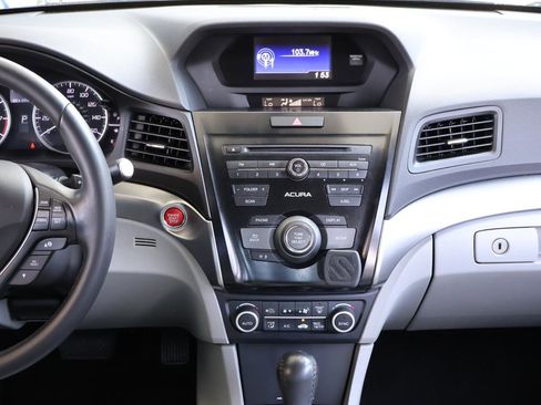 Used 2018 Acura ILX FWD image 17