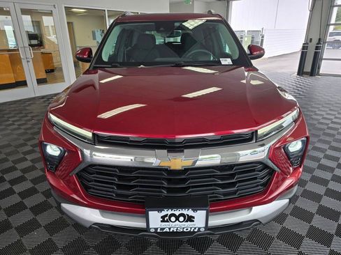 Used 2025 Chevrolet TrailBlazer LT AWD/4WD image 8