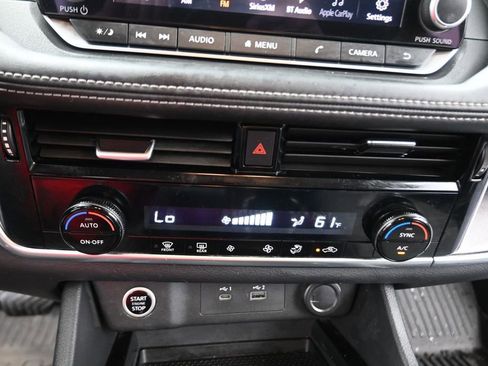 Used 2022 Nissan Rogue SV AWD/4WD image 13