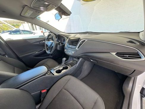 Used 2020 Chevrolet Malibu LS image 17