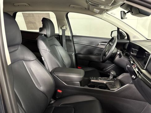 New 2026 Kia Sportage EX FWD image 17