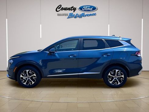 Used 2023 Kia Sportage EX AWD/4WD image 3