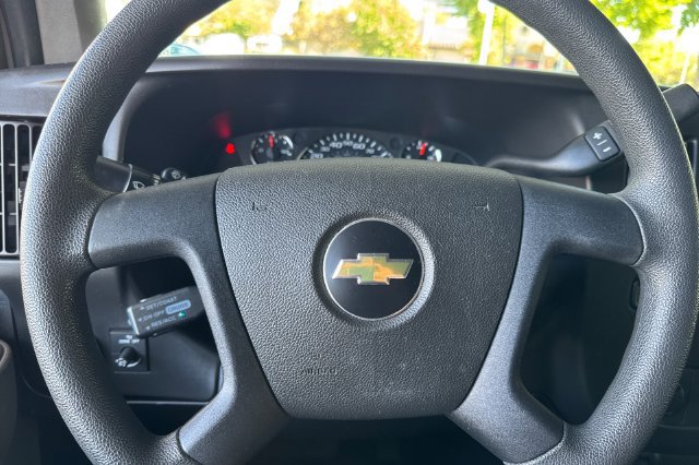 Used 2018 Chevrolet Express 2500 RWD image 23